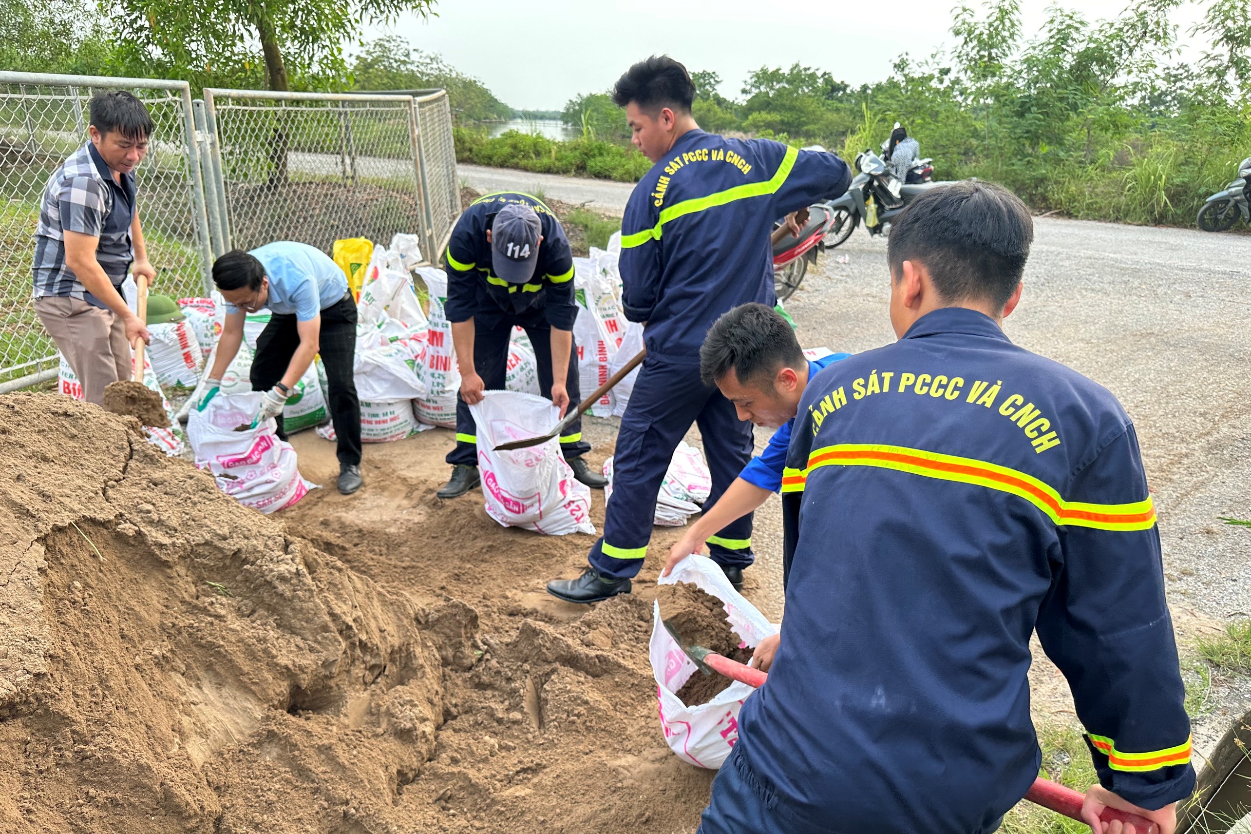Công điện về ứng phó với mưa lớn, lũ, ngập lụt, lũ quét, sạt lở đất